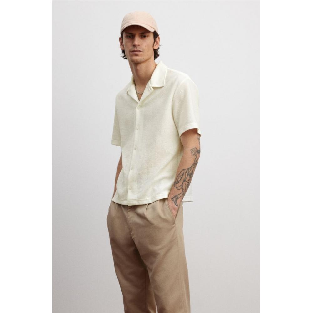 H M Regular Fit sHort Sleeve Jersey sHirt creaM