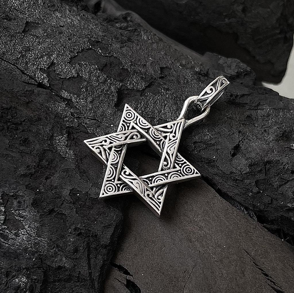 Hexagram Pendant Necklace: Trendy, Non-Fading, Versatile Clavicle Chain for Women and Men