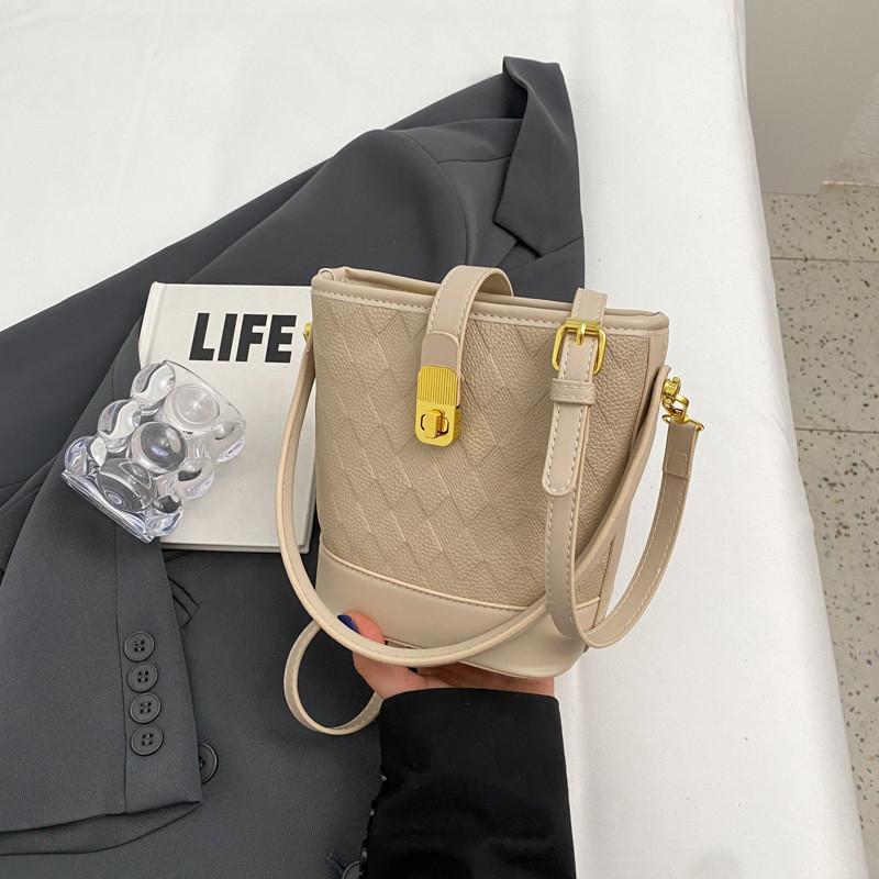 

Stylish Urban Trend Bucket Bag 2023 New Women s Bag Fashionable Must-have Crossbody Bag хакі
