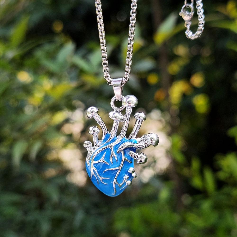 New Zinc Alloy Heart Locket Pendant Necklace Glow In The Dark Necklace for Women Men Halloween Gift