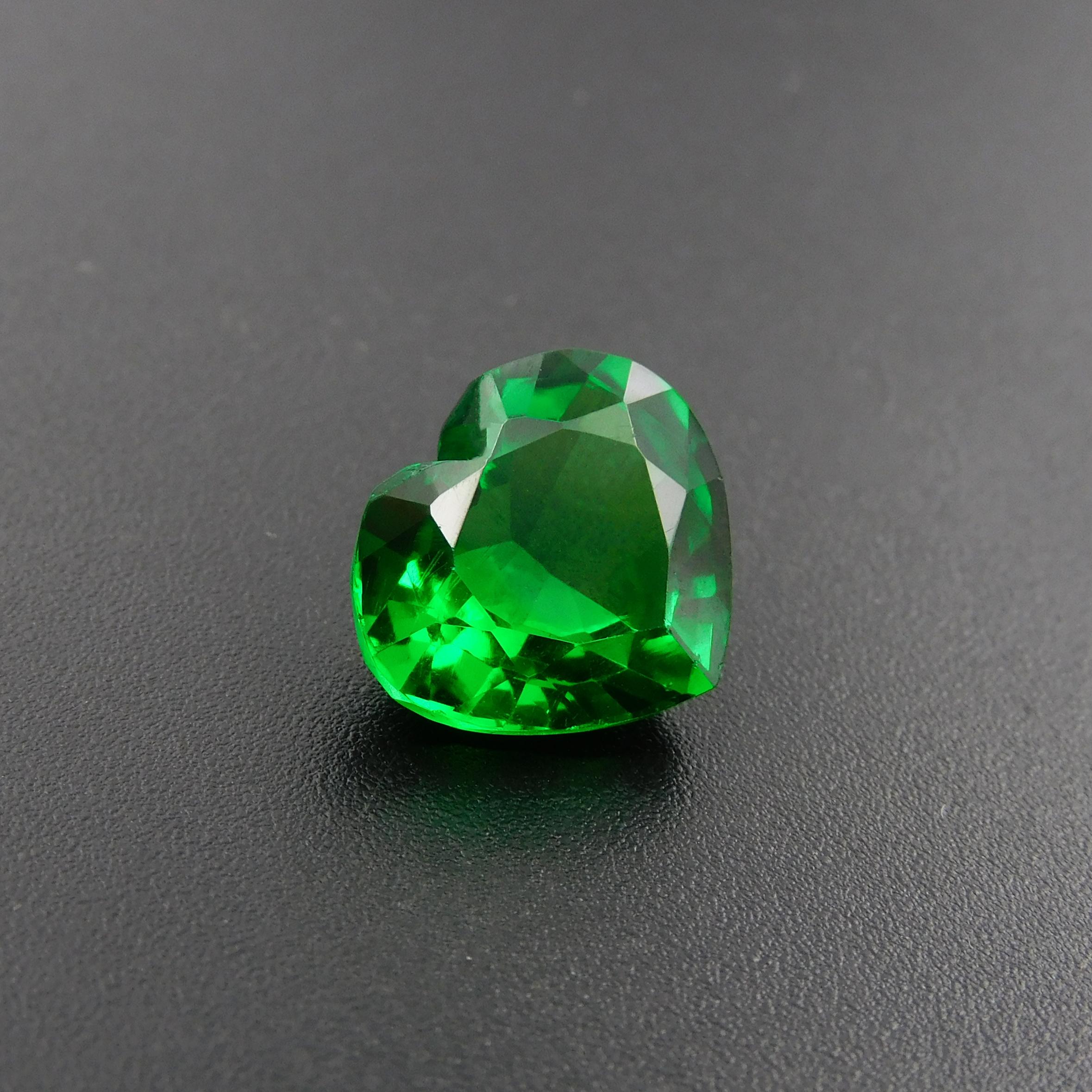 

Natural Green Sapphire Heart Cut 10 Ct Rare CERTIFIED Loose Gemstones AA++ p-2091-h 11.5 mm approx. зелений