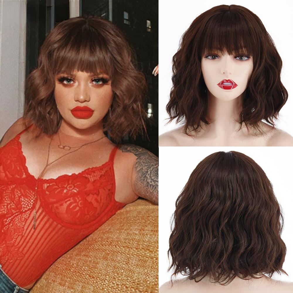 MERISIHAIR Brązowe krótkie peruki Bob Wave z grzywką Blond dla kobiet Naturalne odporne na ciepło syntetyczne peruki Codzienne noszenie Cosplay Kręcone włosy