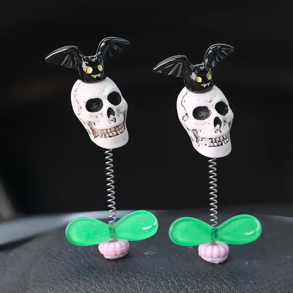Halloween Car Shaking Skull Ornament Automotive Dashboard Center Console Bat Skull Decoration Accessories Funny Gift Ornaments