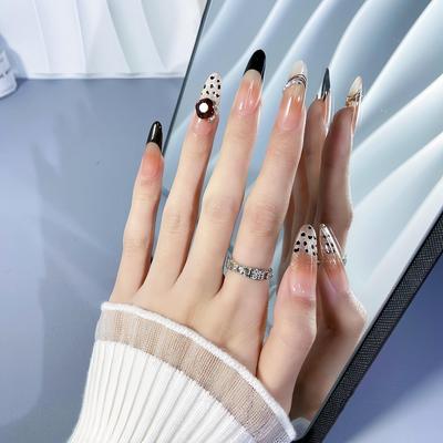 Plaknagels – Nageltips en plaknagels