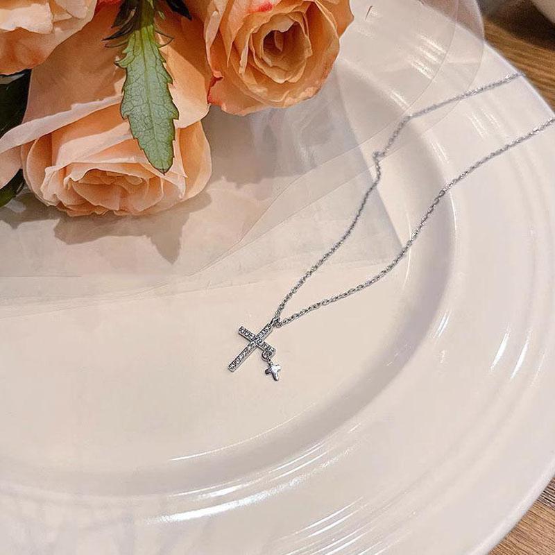 IF ME 1PCS Fashion Light Luxury Cross Pendant Necklaces for Women Gold Silver Color Clavicle Chain Necklace Jewelry