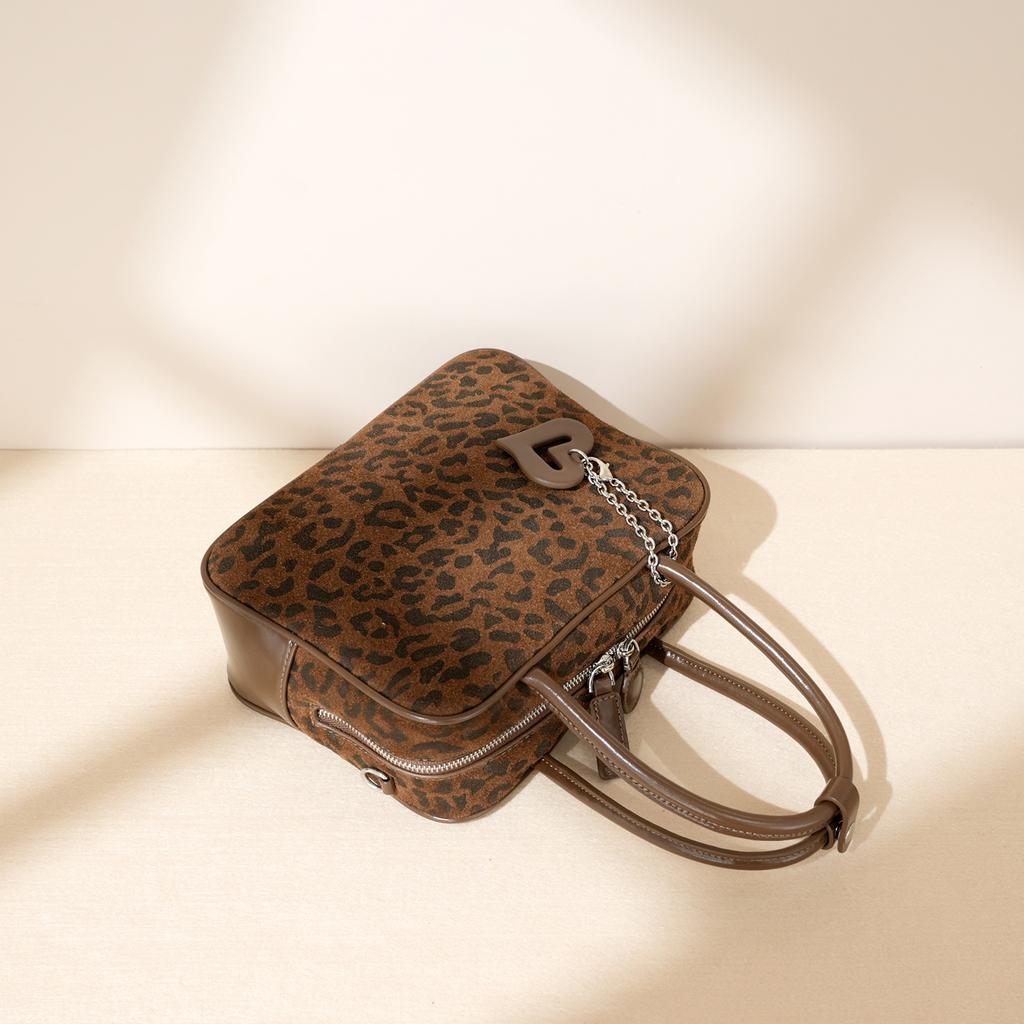 Autumn and winter new leopard print cowhide bag high value bowling bag commuter shoulder crossbody portable small square bag