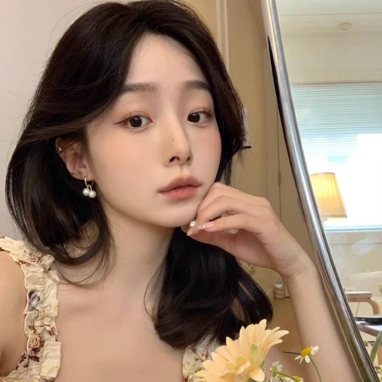 High-End French Retro Pearl Pendant Earrings: Elegant, Versatile Hoops for Women