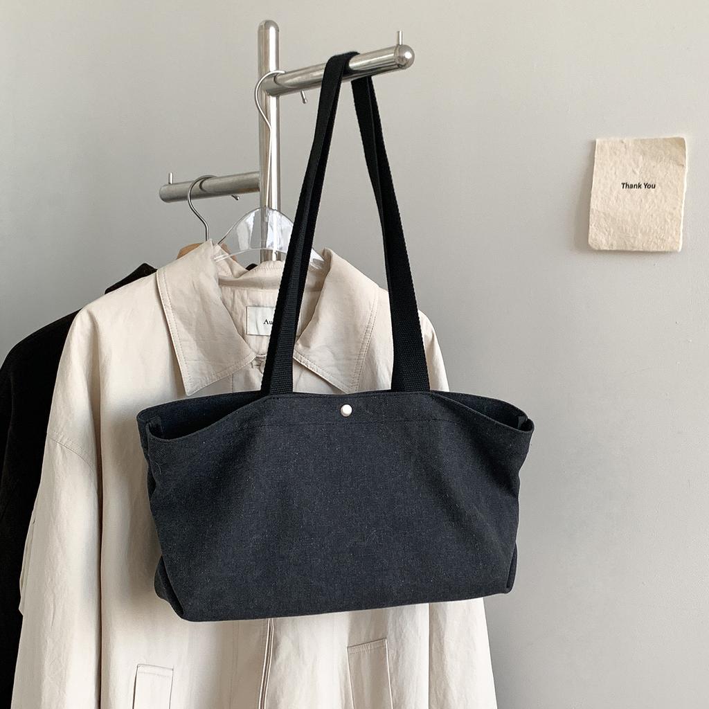 Washable Single-shoulder Bag with Large Capacity, Minimalist Style, Fashionable and Casual Tote Bag