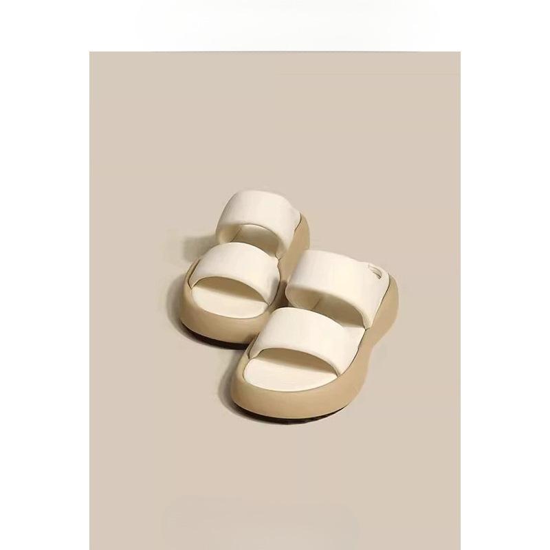 

Platform slippers women s summer wear 2025 new soft-soled beach sandals Internet celebrity casual sandals 35