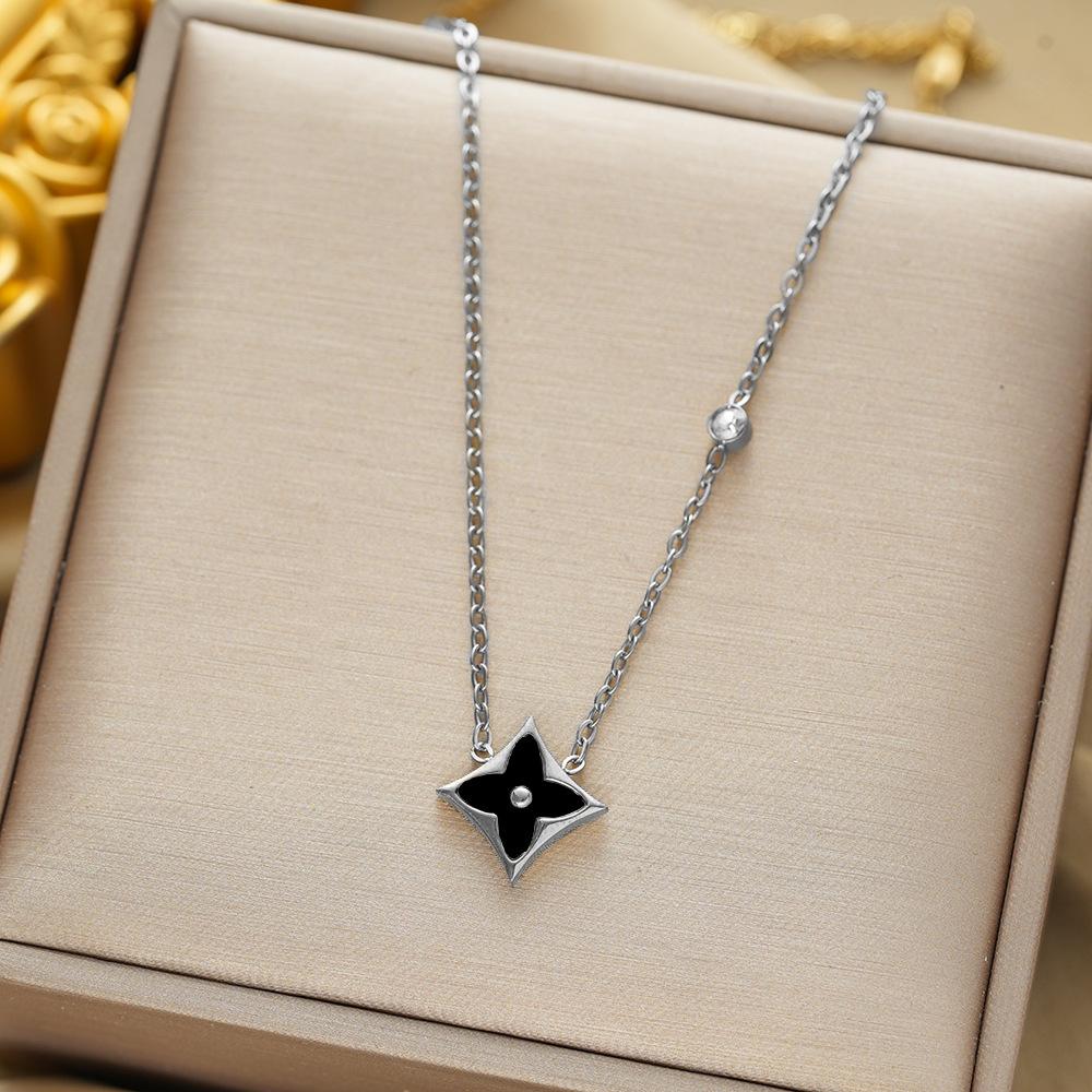 Popular Maple Leaf-shaped Presbyterian Series Necklace Versatile High-end Pendant