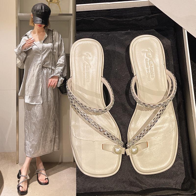 Fashion pearl one-word with set toe casual women's shoes 2025 summer new thick heel outer wear cool slippers 2025 direct sales