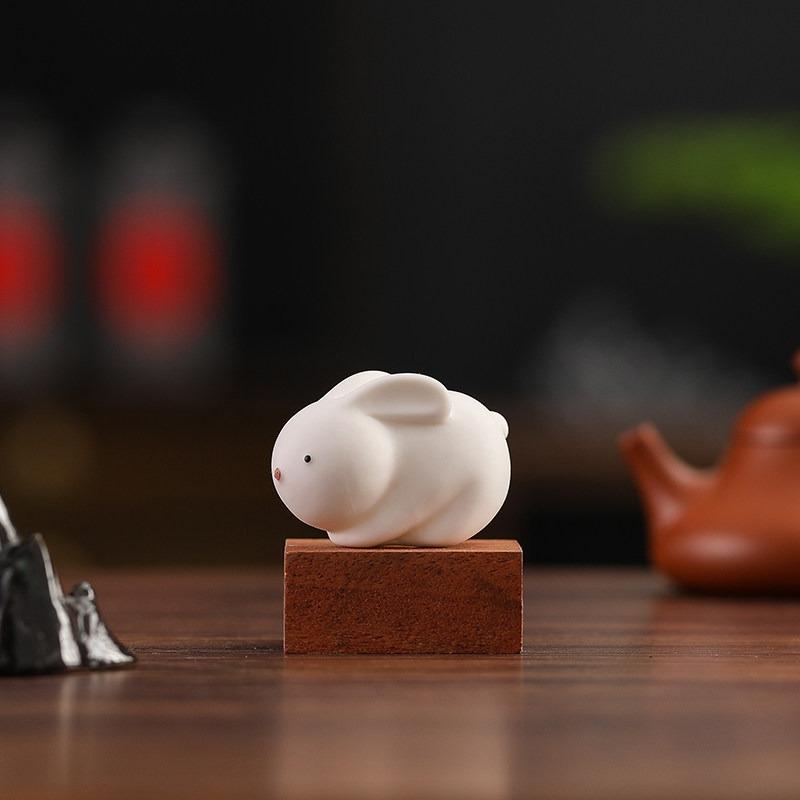 Small Rabbit Tea Pet Ornament White Porcelain Cute Mini Tea Spoon Holder Tea Set Accessory
