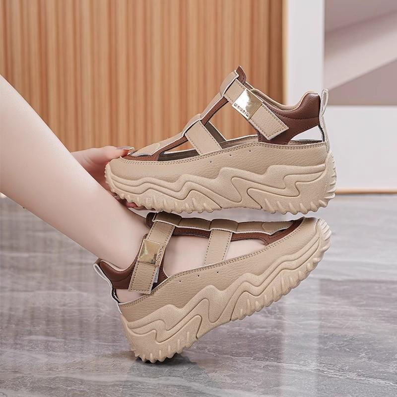 Sandals 2025 New Summer Versatile Hollow Sports Leisure Thick Sole Heightening Explosion Hole Roman Sandals Dad Shoes