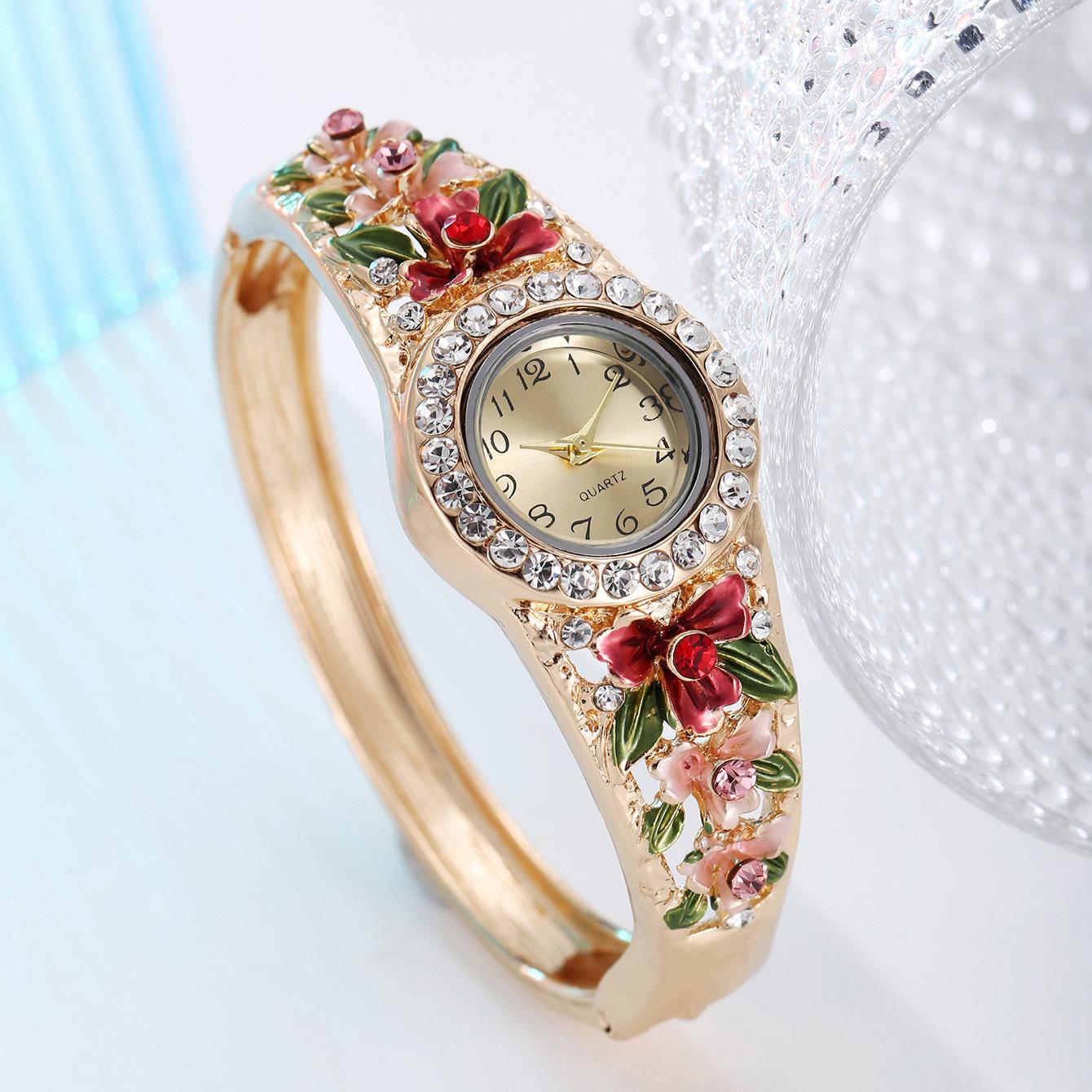

2026 New Korean Women s Diamond Inlaid Decorative Quartz Watch червоний