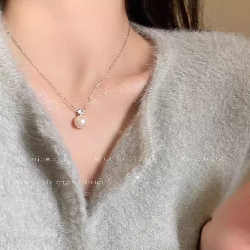 Single Gray Pearl Zircon Pendant Necklace Women's Autumn and Winter Niche High-end Collarbone Chain Simple Necklace Accessory