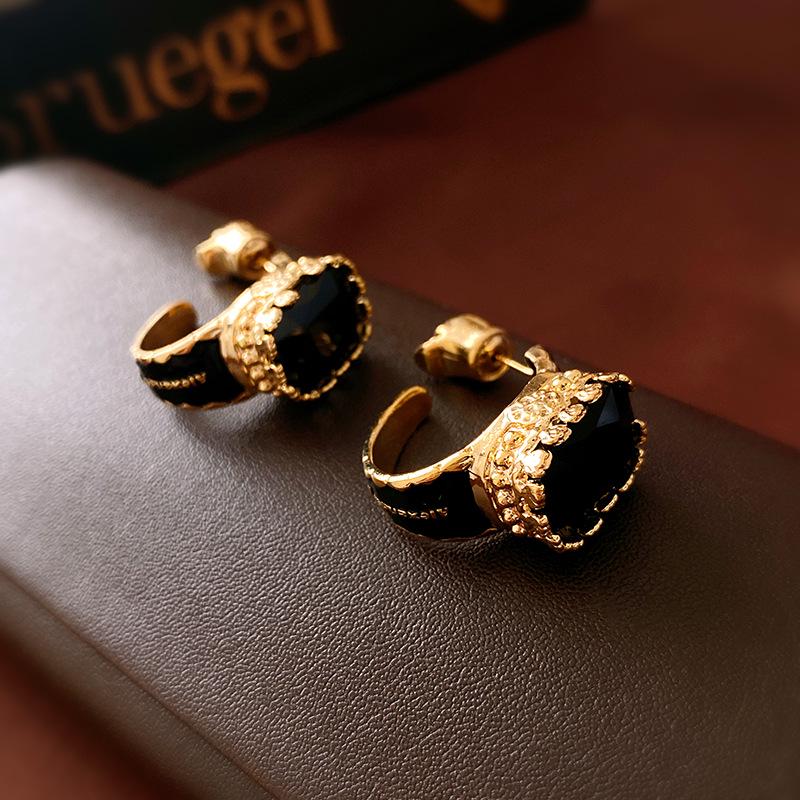 

Retro Dark Artificial Crystal Square Sterling Silver Gold-Plated Earrings - High-End Fashion Statement for Women