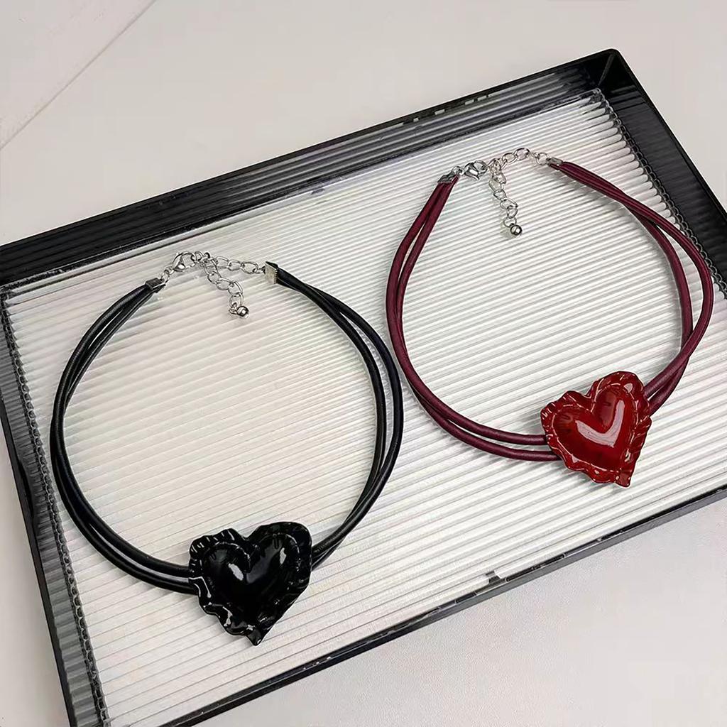 Elegant PU Leather Heart Pendant Necklace Handmade Choker Adjustable Length Clavicle Chain Jewelry for Women Girls