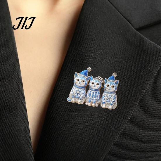 Cat Lover Accessory Christmas Three Brooch Pin, Men Women Rhinestone Kitten Decorative Pin Lapel Badge for Clothing Bags Scarves Sweaters Sweater