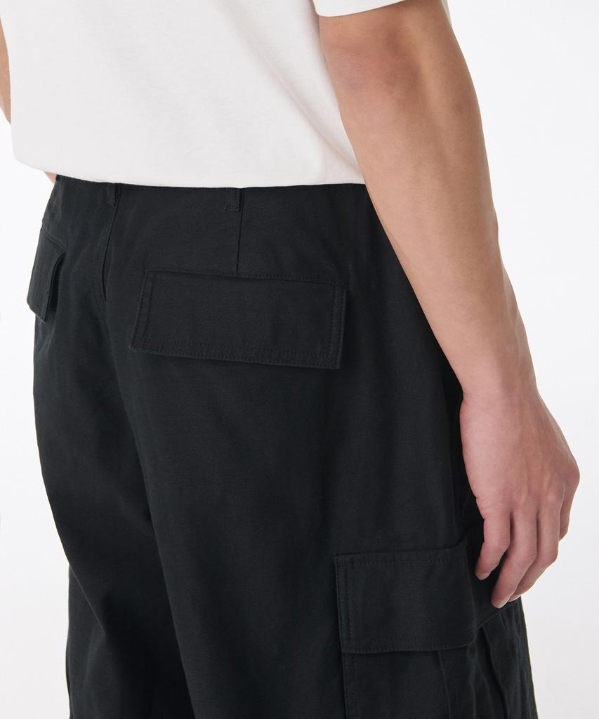 Musinsa Standard Back Satin Parachute Cargo Pants [Black]