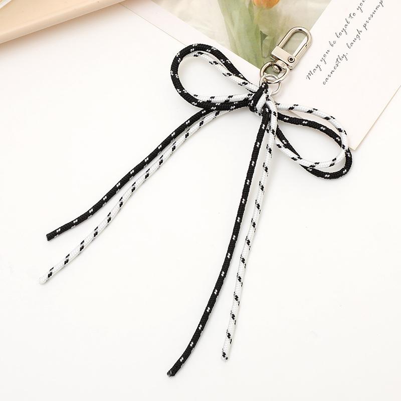 

[Cute Keychain] Cute Handmade Yarn Bow Keychain | 1pc with Sturdy Ring - Wristlet Lanyard for Keys, Car Keys, Bag Charms чорний