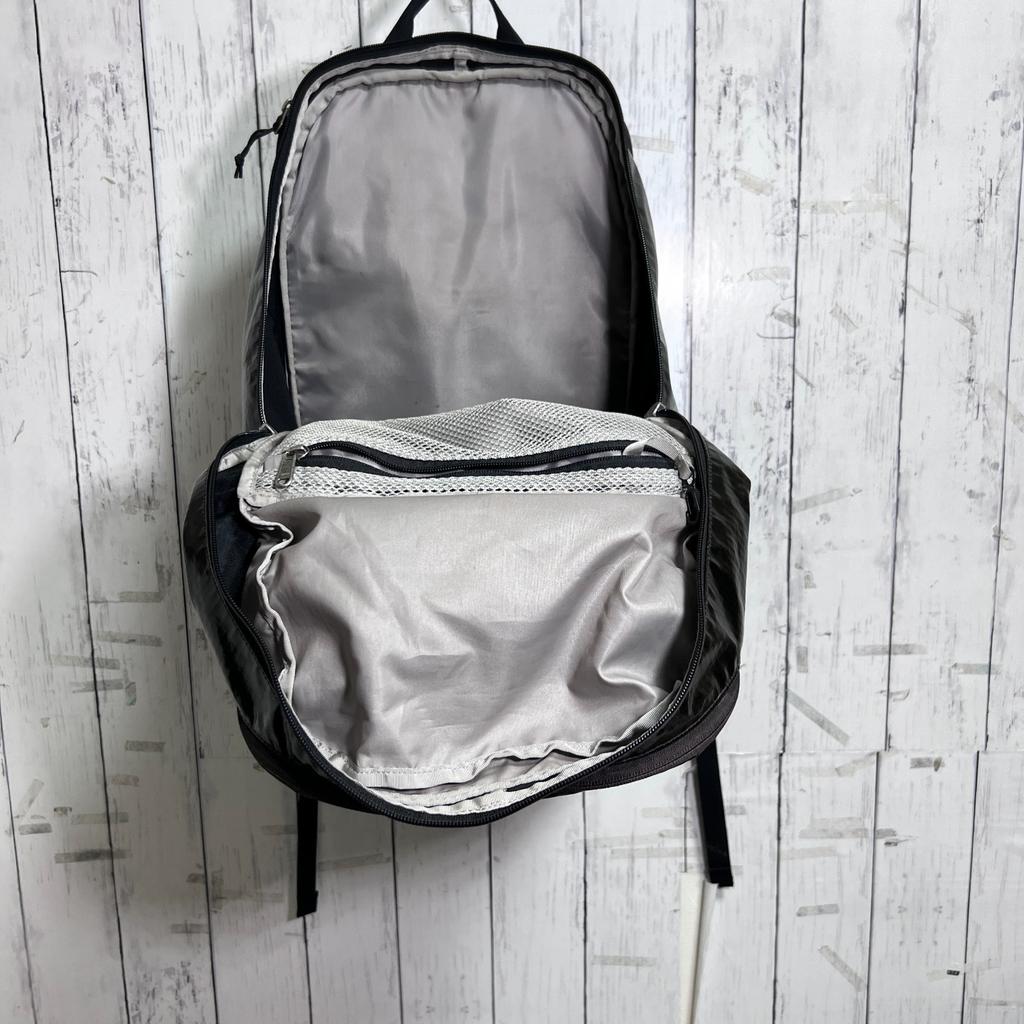Patagonia Black Hole Pack 32L Backpack 49301 Travel Bag Hiking Daypack