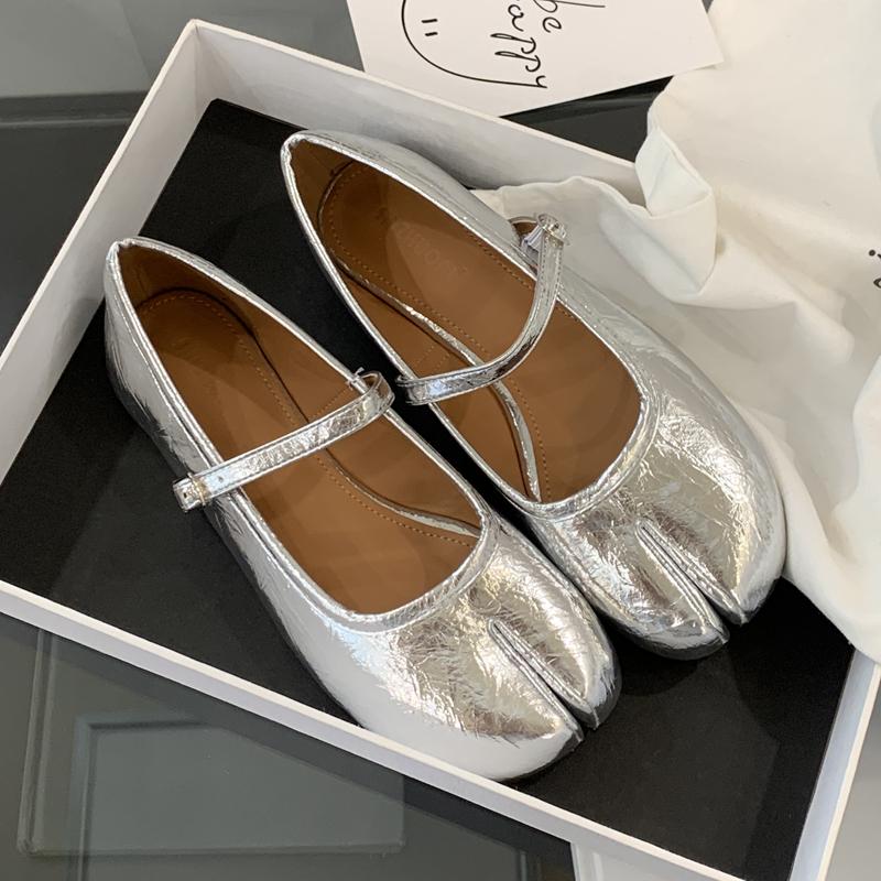 

Fashion SUOJIALUN 2025 Autumn Women Flat Shoes Fashion Split Toe Slip On Mary Jane Ballet Shoes Soft Flat Heel Outdoor Casual Single Sh 40 серебряный