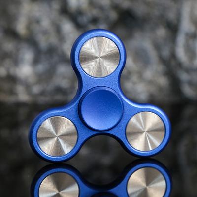 Aluminiumlegierung Dreiblatt Fidget Hand Spinner Metall Fidget Spinner Spielzeug Stressabbau Spielzeug für Erwachsene Geschenke Fidget Spielzeug