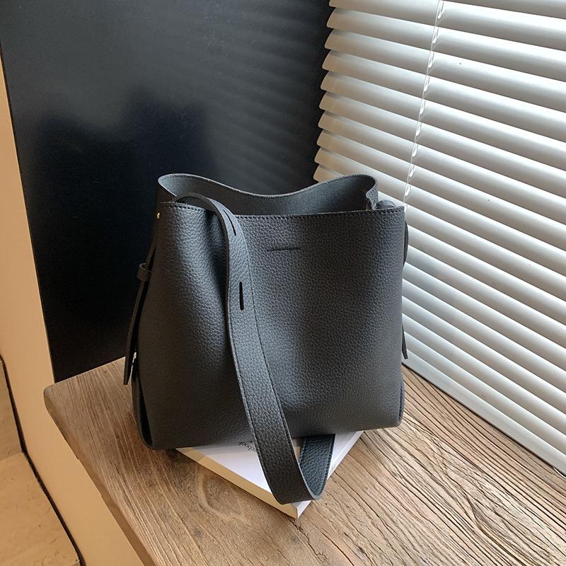 Lychee Pattern Tote Bucket Bag Women's New Summer Niche Trend Versatile Shoulder Messenger Bag