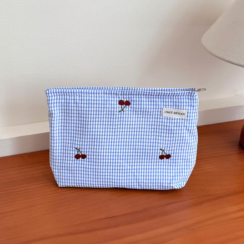 Fresh Style Large Makeup & Skincare Travel Bag