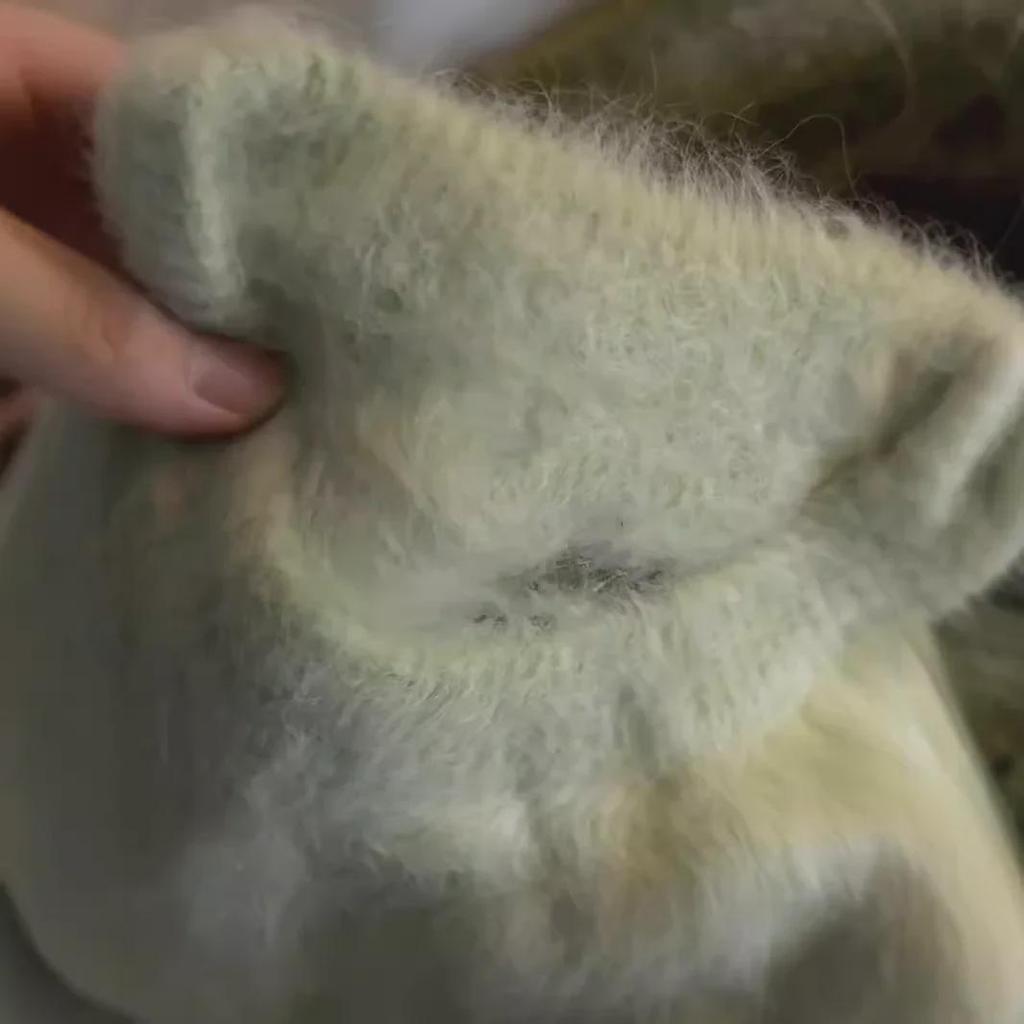 Elegant Green Mohair Sweater for Women - Winter Thickened, Luxurious Feel, Beautiful Mink Wool Pullover