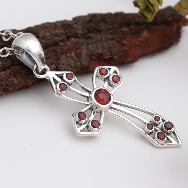 

Гранат, дорогоцінний камінь, тверде срібло 925 проби, кулон із хрестиком, намисто, подарунок на весільні заручини, яскраві ювелірні вироби, унікальний подарунок, ювелірні вироби в стилі Boho only pendant