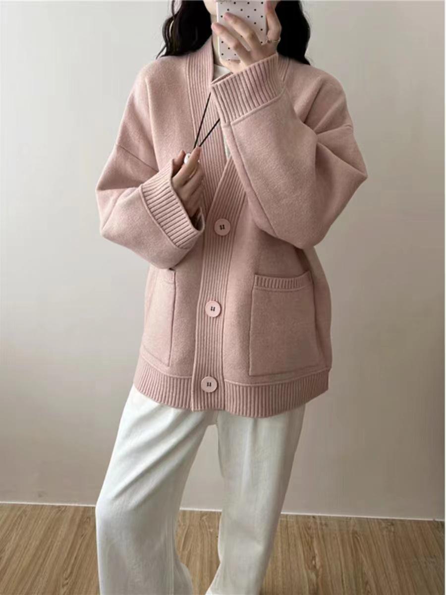 

Ленивый ветер вязаный топ осень ретро красный темперамент V-образный вырез большой размер свитер куртка женский кардиган свободный average size