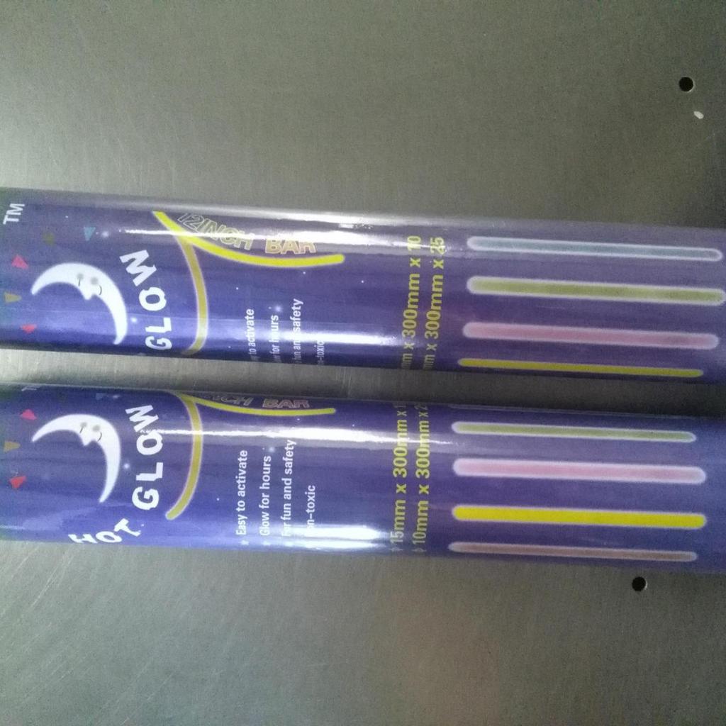 Glow Stick Bracelets: Luminous Wristbands & Drumsticks for Concerts and Weddings