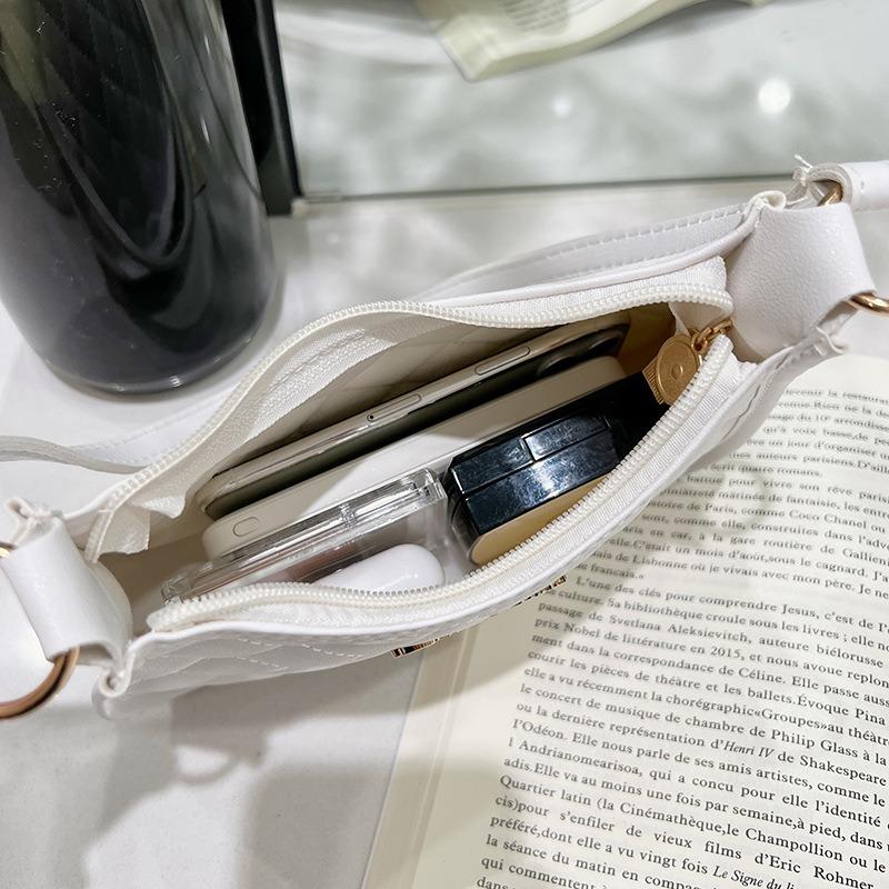 Small Bag Women's Embroidered Rhombus Armpit Bag, a New Women's Casual Fashion Portable Shoulder Bag