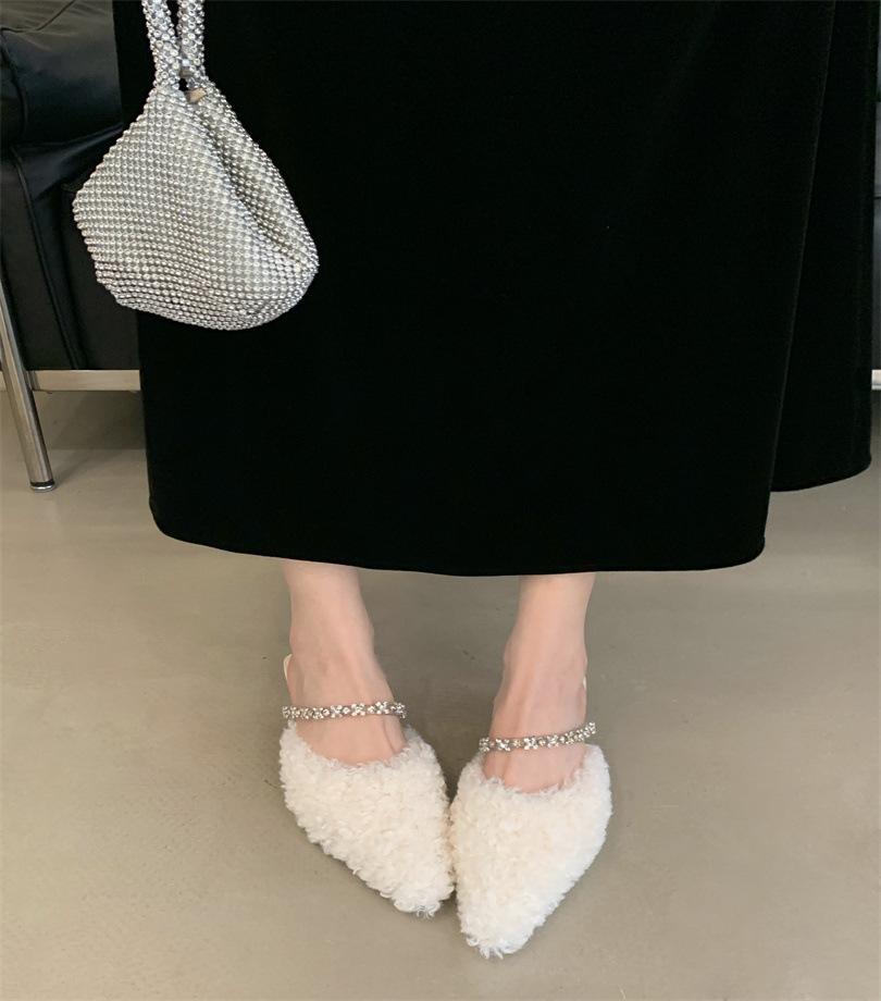 

Light luxury rhinestone fluffy slippers women s 2025 autumn new white purple one-word drag fashion open-toed slippers 39 білий