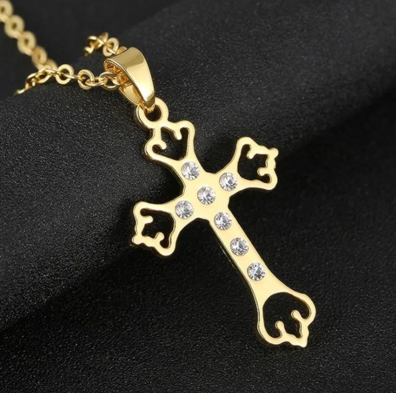Exquisite Cross Studded Zircon Pendant Necklace for Women Fashion Glamor Wedding Jewelry