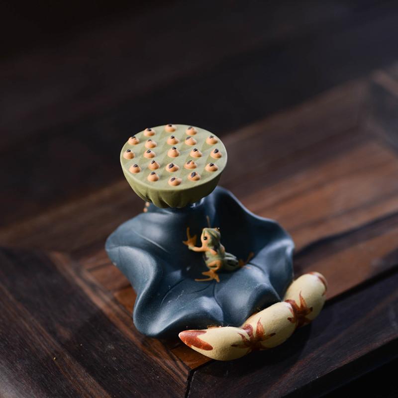Yixing Purple Clay Tea Pet Frog Lotus Leaf Sculpture Tea Figurine Desktop Ornaments Handmade Crafts Home Tea Set Decoration