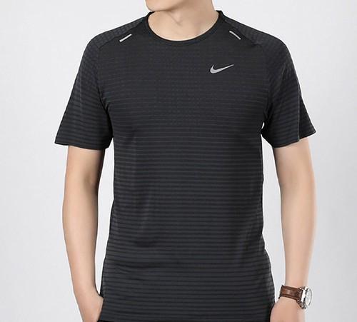 Nike Men's Quick-Dry Lightweight Breathable Running T-Shirt in Black