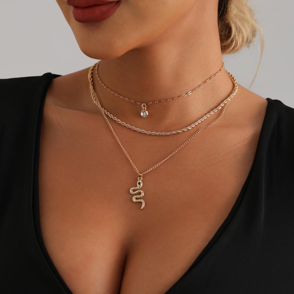 Retro Style Snake Water Drop Pendant Spiral Collarbone Chain Personalized Trend Necklace