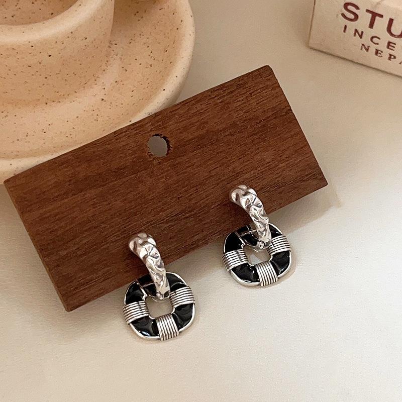 Yinruitai s925 Sterling Silver Black & White Checkered Enamel Double Pendant Ear Cuffs for Women - Light Luxury Niche Design