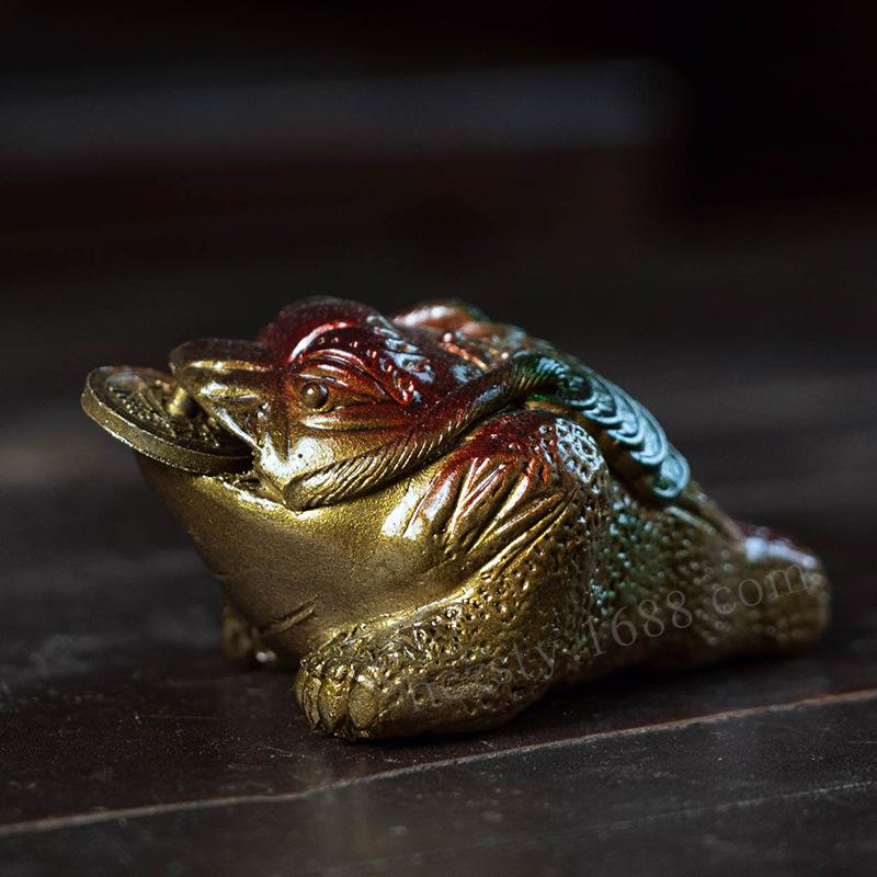 Yixing Purple Clay Wealth-attractin Golden Toad Color-changing Tea Pet Ancient Tea Games Tea Figurine Play Toys Tea Statue Craft