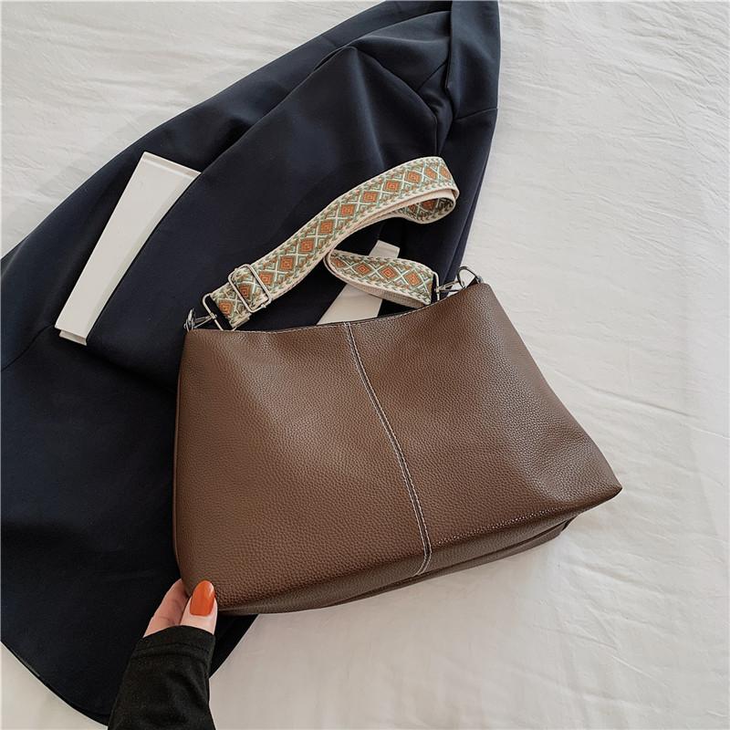 Stylish Vintage Summer Shoulder Bag For Women In Soft Pu Material For Casual Everyday Use