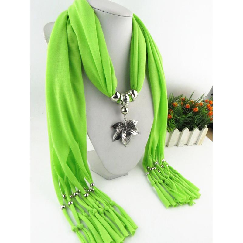 Eleganter Polyester-Infinity-Schal mit Blattanhänger & Quasten – Damen Modischer einfarbiger Halswickel