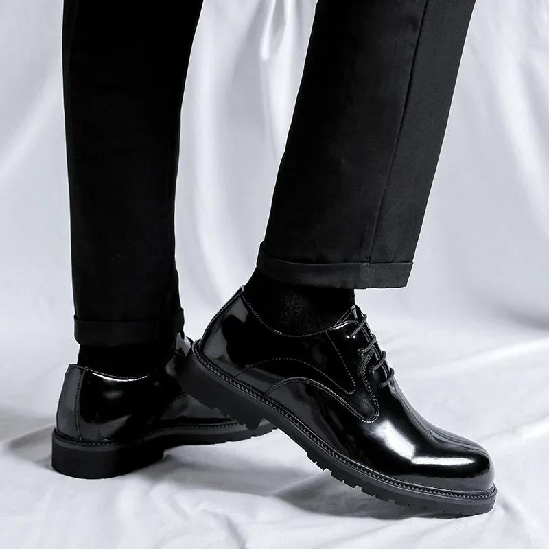 Fashion Patent Leather Business Casual Shoes for Men Thick Soles and Bright Tops Fashion Spring Autumn Designer Derby Shoes Men