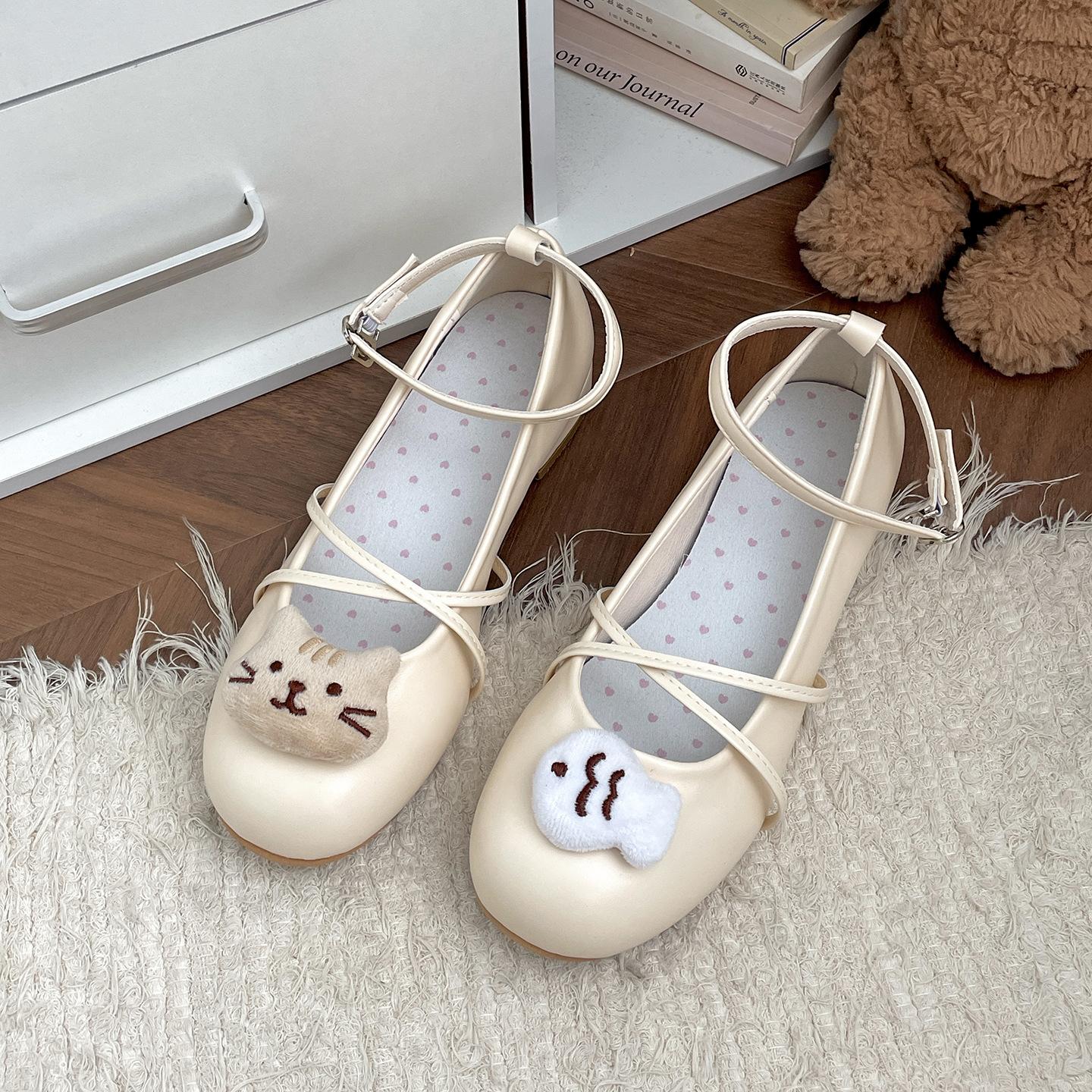 

Queen Fan retro French thick heel light mouth single shoes women s 2025 new autumn skirt versatile Mary Jane shoes 40 бежевий