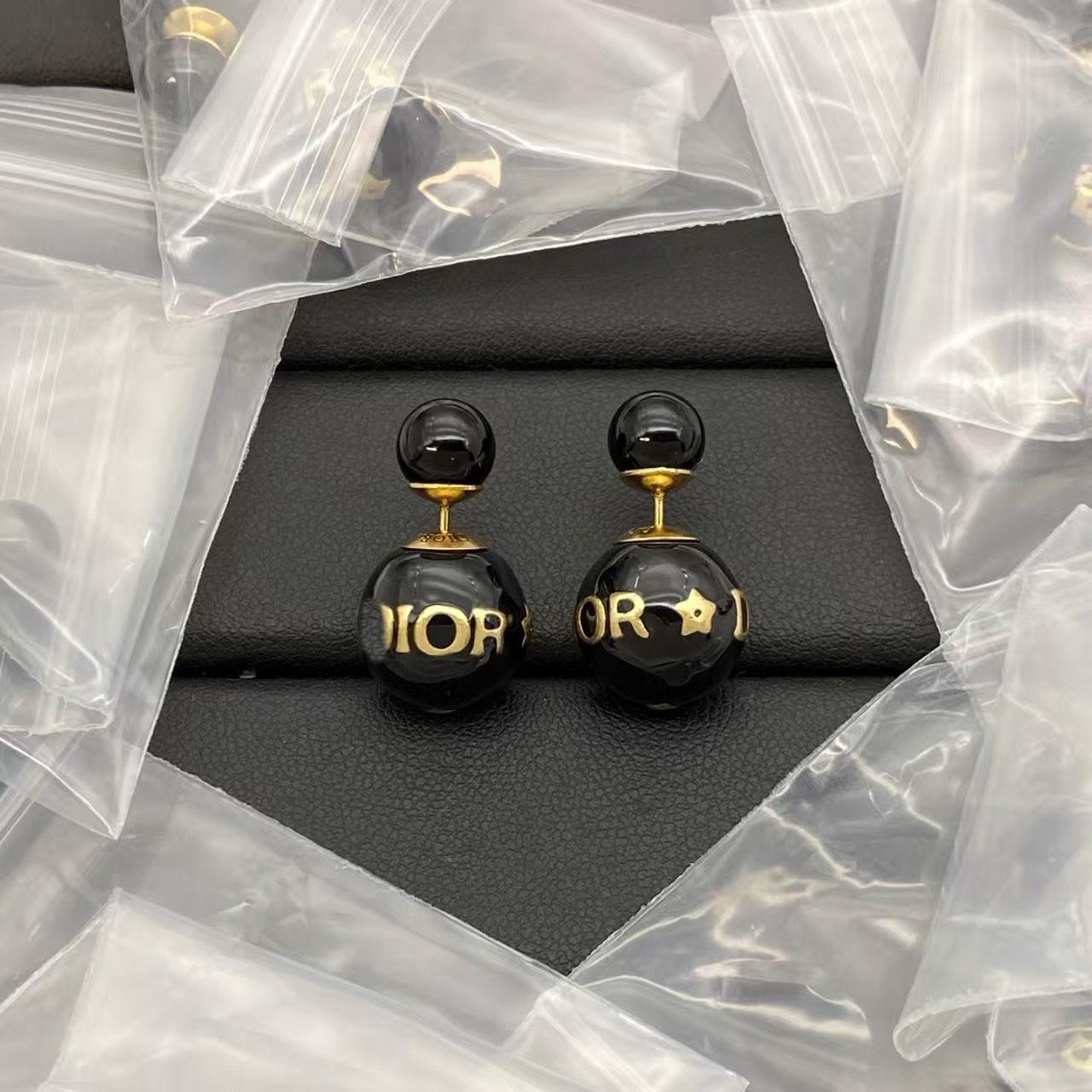 Dica 2025 Rhinestone Earrings: Classic Silver Needle Luxury Niche Design Versatile Studs