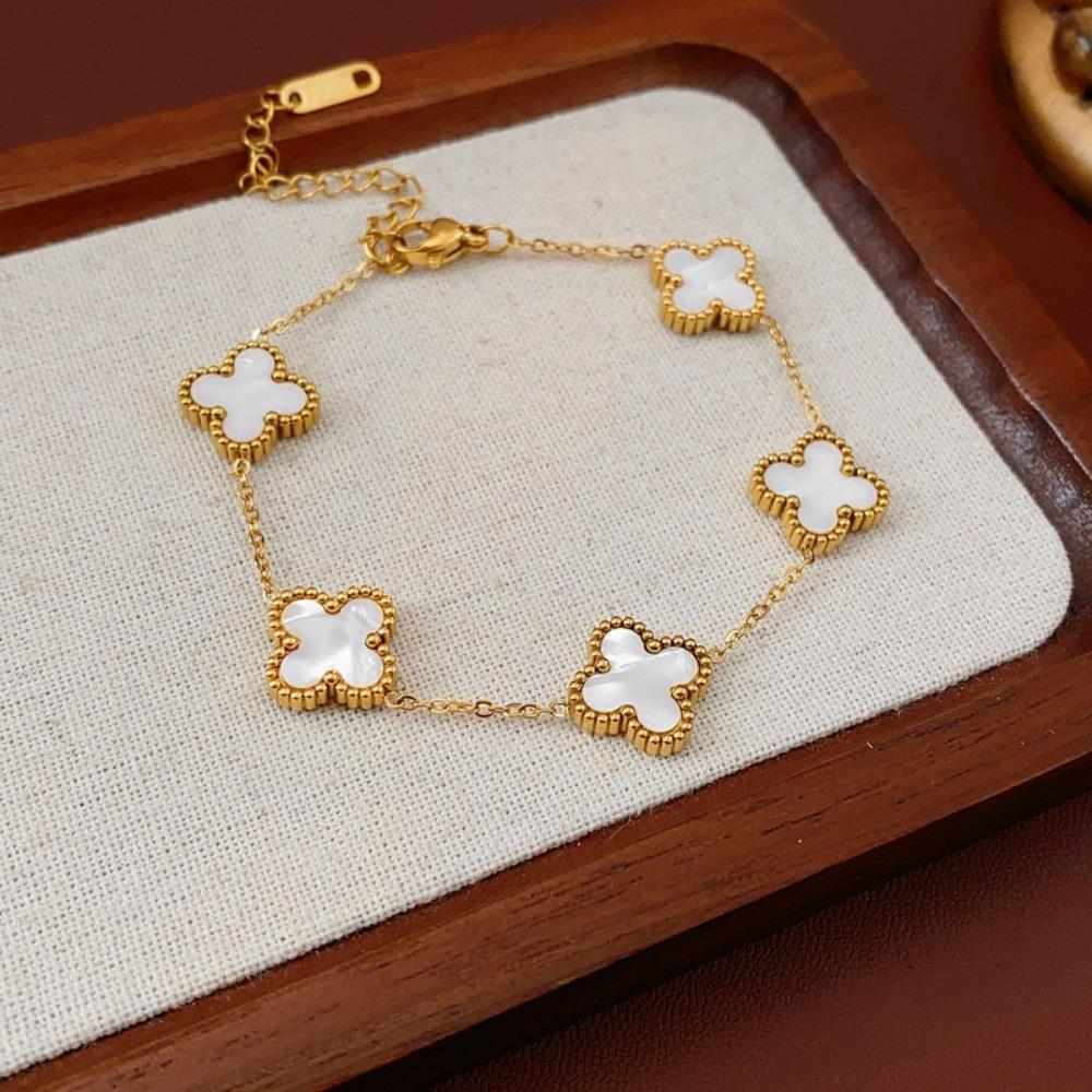 High-end Lucky Four-leaf Clover Bracelet Light Luxury High-end Temperament Hand Jewelry Fashion Design Jewelry
