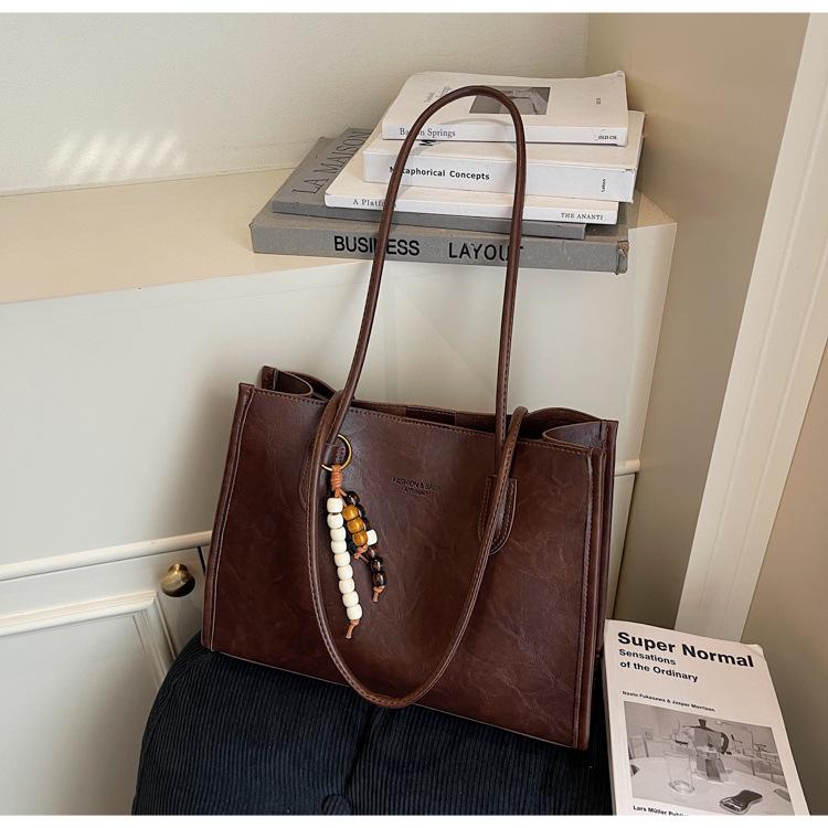 

2025 новый сенс ретро замшевая большая вместительная сумка-тоут женская модная повседневная ленивая сумка на плечо большая сумка