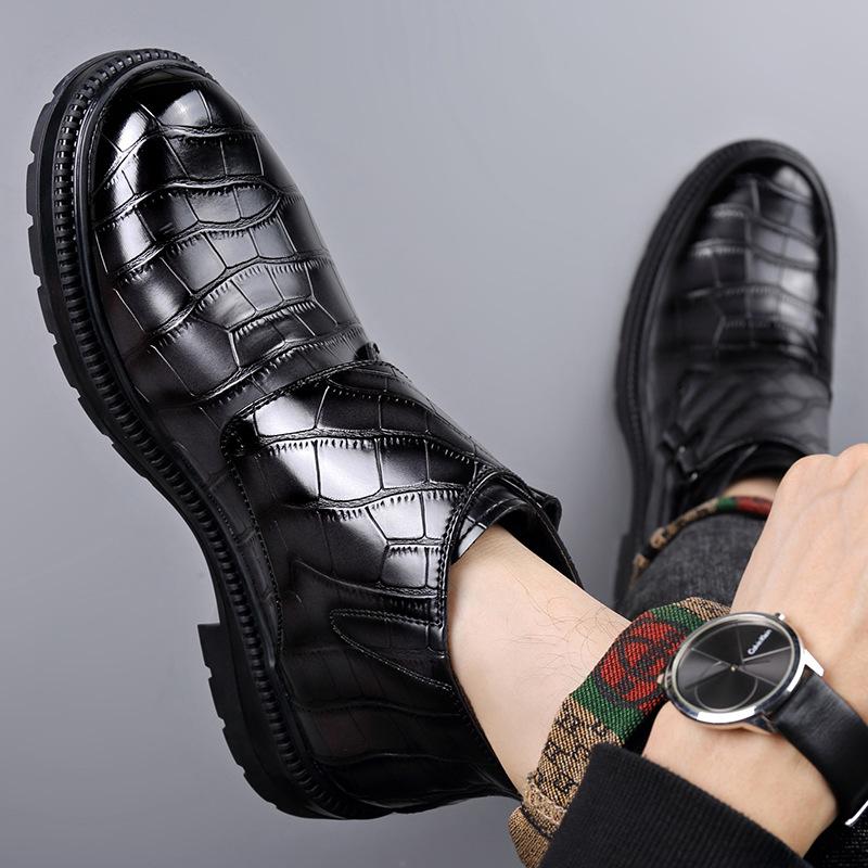 Men's Autumn/Winter Chelsea Leather Boots with Embossed Pattern, Buckle, Plus Velvet Warmth, and Velcro. Short Martin-Style.