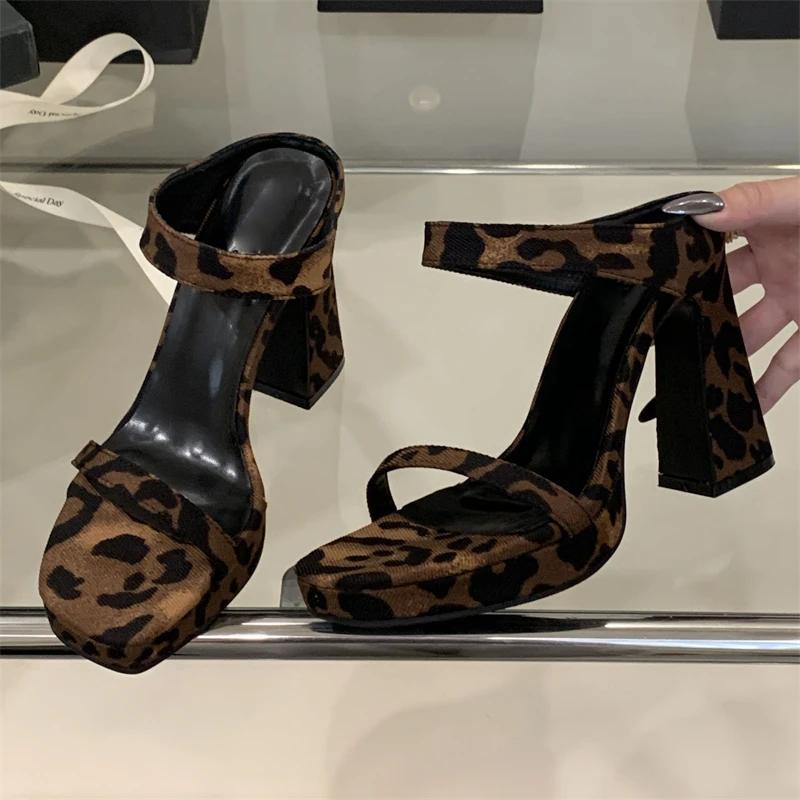 Fashion Eilyken New Summer Design Leopard Print Square Toe Platform Women's Slippers Fashion Chunky Heels Party Slide Shoes
